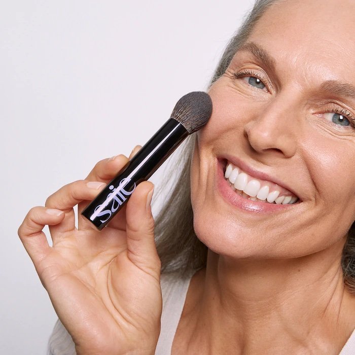 Saie The Fluffy Brush For Targeted Powders