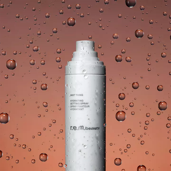 r.e.m. beauty Mist Thing Hydrating Setting Spray