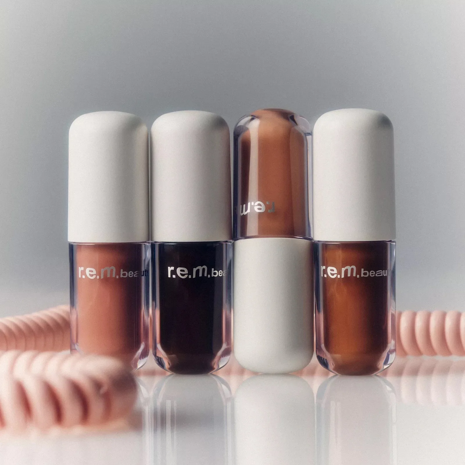 r.e.m. beauty Starlet Liquid Eyeshadow