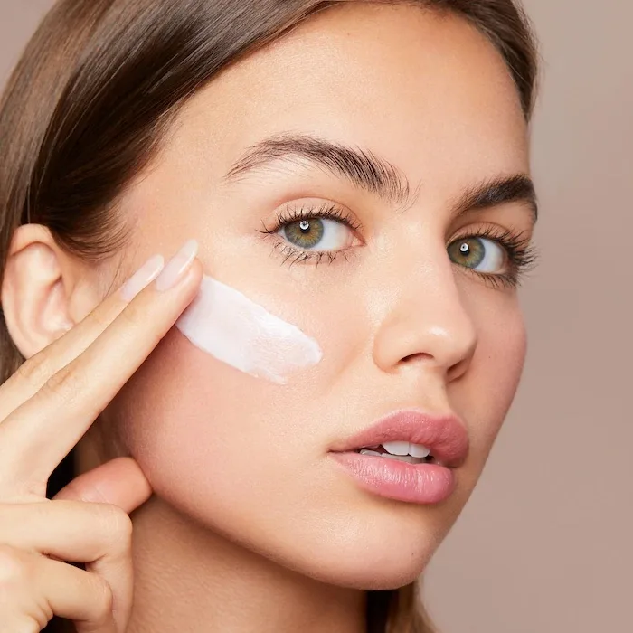 Clarins Hydra-Essentiel Silky Moisturizer with Double Dose Hyaluronic Acid